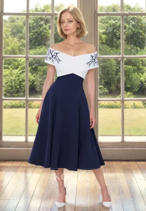 Off-Shoulder A-Line Tea-Length Sleeveless Chiffon Cocktail Gowns Mother of Bride with Appliques