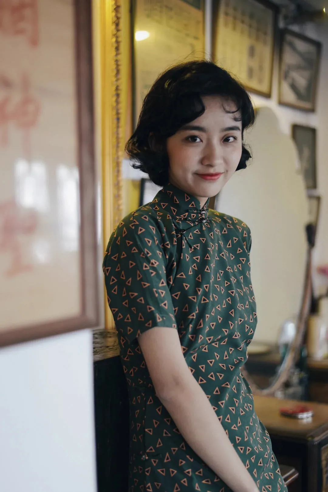 Ren Mei 仁美 1930s Patterned Chiffon Short Sleeve Qipao