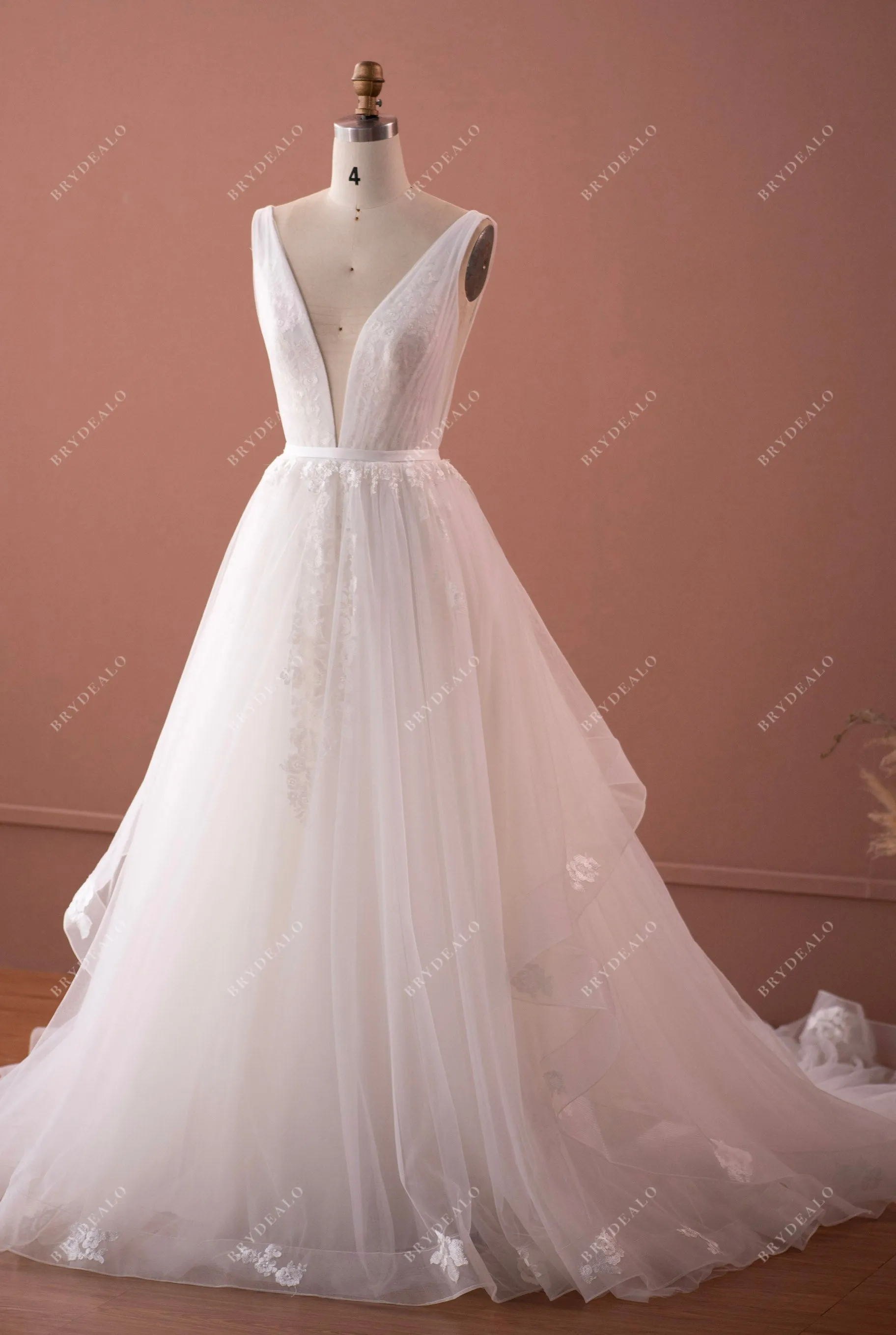 Sexy Plunging Sleeveless Lace Elegant Long Train Bridal Dress